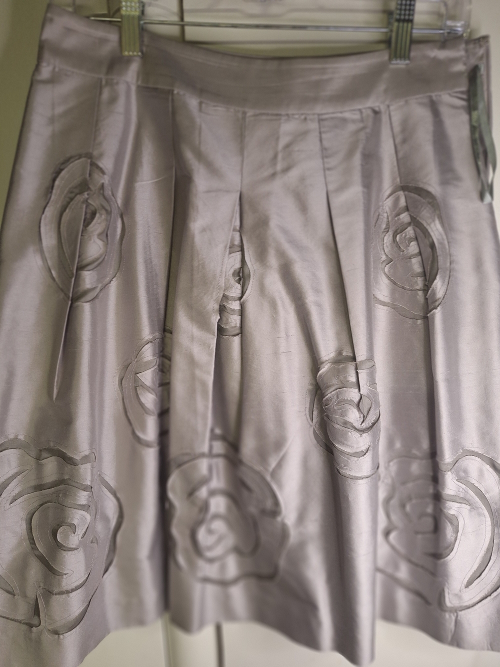 INC Silver Rose-Applique SILK A-Line Drop Pleated Skirt Size 8